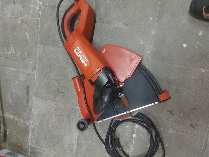 Hilti DCH 300 elektrische doorslijpmachine
Elektrische doors, Doe-het-zelf en Bouw, Gereedschap | Zaagmachines, Zo goed als nieuw