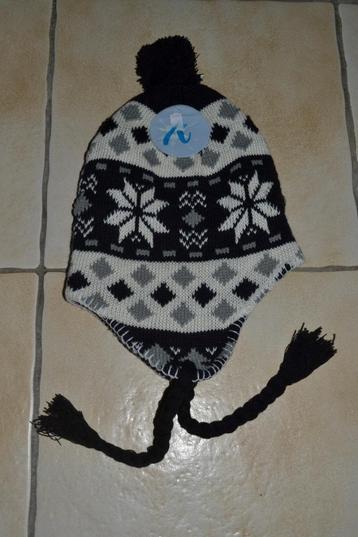 Zwarte kinder muts met sterren op beschikbaar voor biedingen