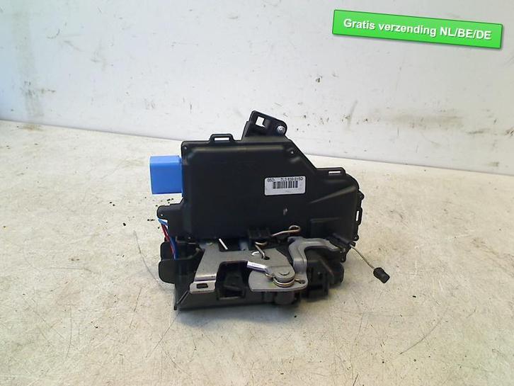 PORTIERSLOT LINKS ACHTER Touran (1T1 / T2) (5K4839015K), Auto-onderdelen, Carrosserie, Volkswagen, Achter, Links, Gebruikt