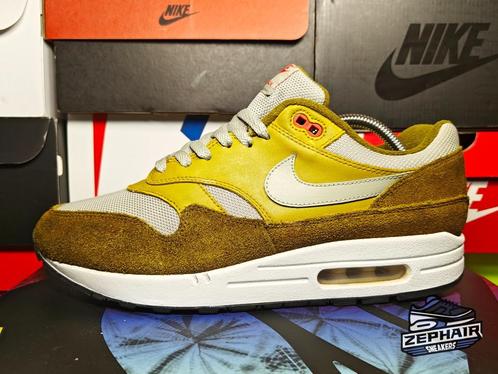 Nike Air Max 1 'Olive Curry' EU45 2017, Kleding | Heren, Schoenen, Gedragen, Sneakers, Overige kleuren, Ophalen of Verzenden