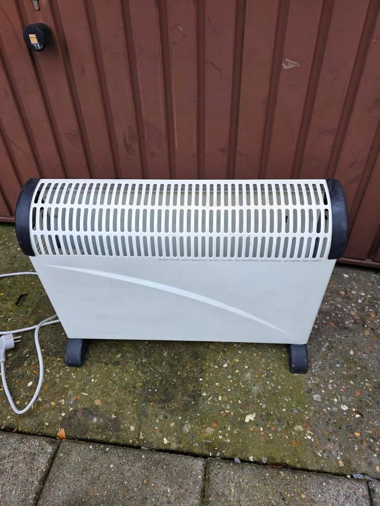 Elektrishe Verwarmer 2000W, Doe-het-zelf en Bouw, Verwarming en Radiatoren, Ophalen