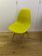 Eames chair mosterd geel, Twee, Design, Hout, Zo goed als nieuw