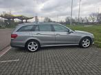 e200 2013 euronorm 5, Auto's, Automaat, Euro 5, Achterwielaandrijving, Beige