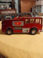 Dinky toys camion pompier Merryweather arnaque s'abstenir, Dinky Toys, Utilisé, Enlèvement ou Envoi, Bus ou Camion