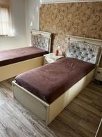 2 Luxe bedden MOET WEG 150€, Ophalen, Zo goed als nieuw