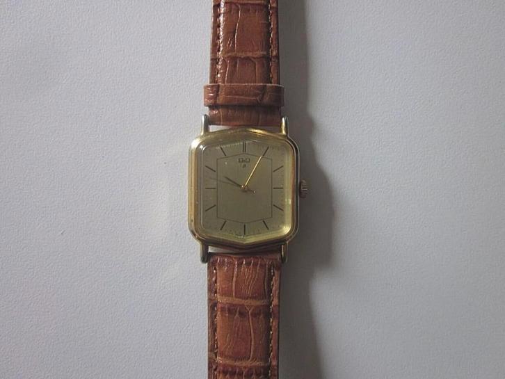 Belle montre automatique Q & Q ancienne 1980 Japan, Bijoux, Sacs & Beauté, Montres | Hommes, Acier, Cuir, Enlèvement ou Envoi