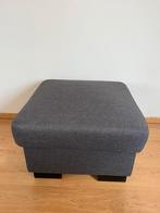 Pouf de salon gris foncé avec espace de rangement, Maison & Meubles, Canapés | Repose-pieds & Poufs, Carré, Utilisé, 50 à 75 cm