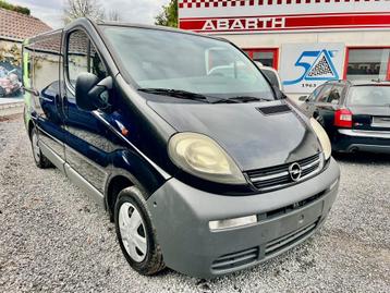 Opel vivaro / lichte vracht / trekhaak beschikbaar voor biedingen