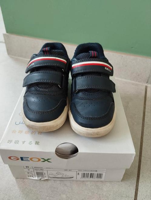 Donkerblauwe jongenssneakers Geox - maat 26, Kinderen en Baby's, Babykleding | Schoentjes en Sokjes, Zo goed als nieuw, Ophalen