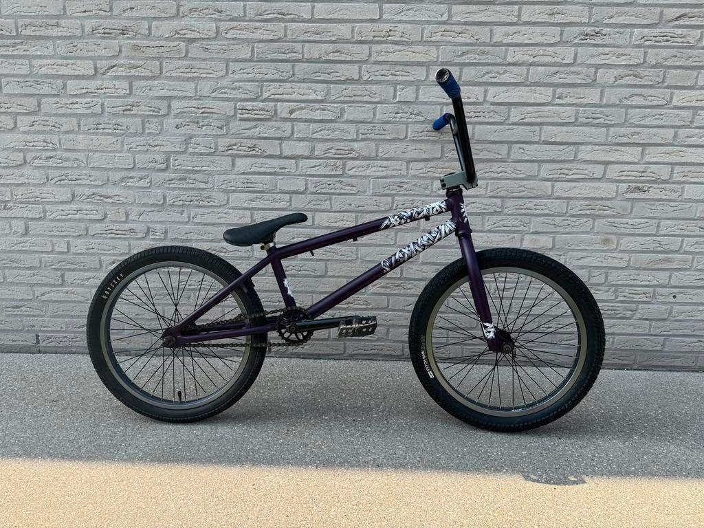 Crysis 2010 Crysis Wethepeople Sale 2010 Wethepeople Complete