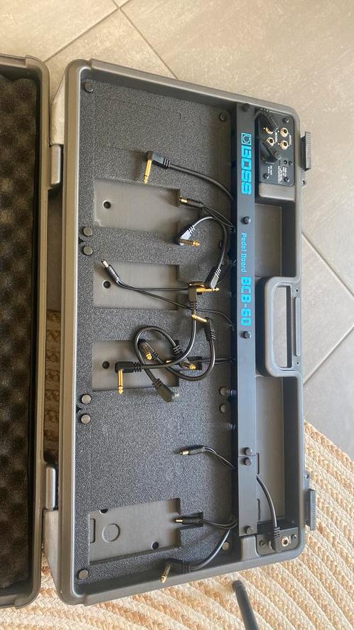 Boss - BCB-60 - Pedal board - koffer, Muziek en Instrumenten, Effecten, Zo goed als nieuw, Overige typen, Ophalen