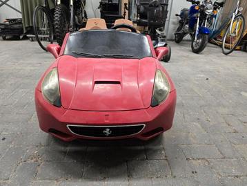Feber speelgoed ferrari 12V accu auto € 100 euro beschikbaar voor biedingen