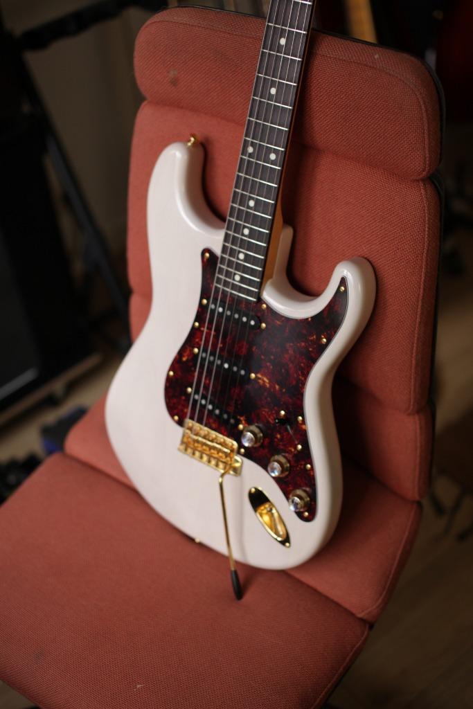 Tokai AST-101G Stratocaster Doorzichtig Wit, Muziek en Instrumenten, Snaarinstrumenten | Gitaren | Elektrisch, Gebruikt, Solid body