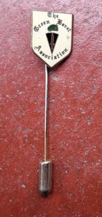 Broche The Green Beret, Enlèvement