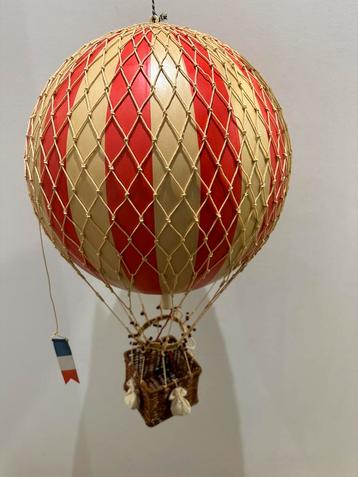 Authentic Models luchtballon rood NIEUW