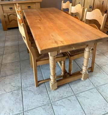 Eettafel + 6 stoelen in volle Franse eik  beschikbaar voor biedingen