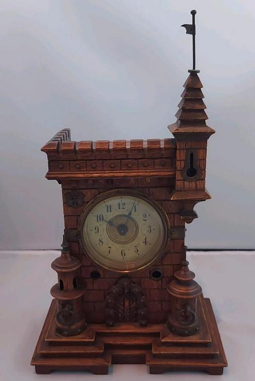 Horloge de table Junghans en bois en forme de chateau, Antiquités & Art, Antiquités | Horloges, Enlèvement ou Envoi