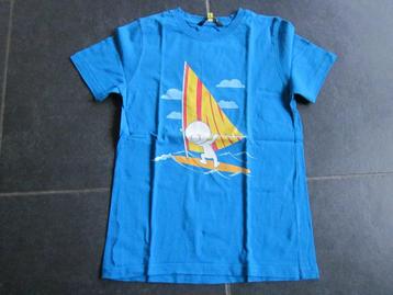 nieuw blauwe T-shirt met een surfer