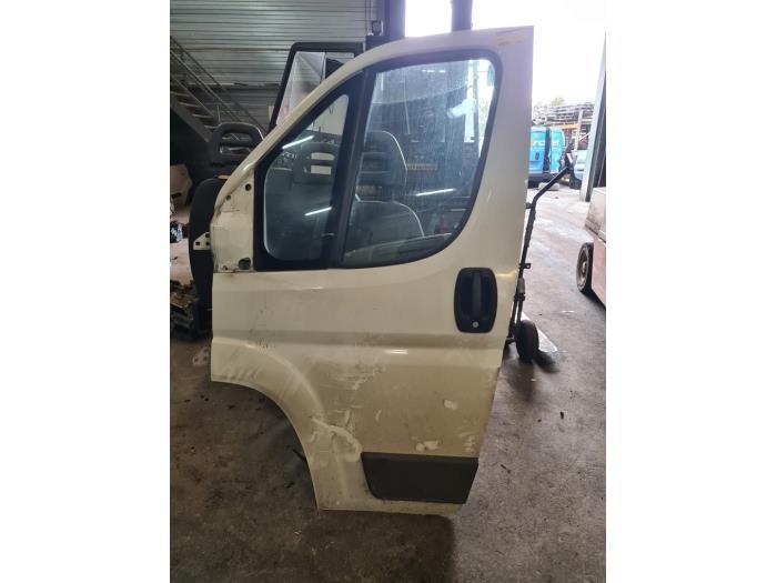 Portier 4Deurs links-voor van een Peugeot Boxer (EWP), Auto-onderdelen, Carrosserie, Deur, Peugeot, Gebruikt, 3 maanden garantie