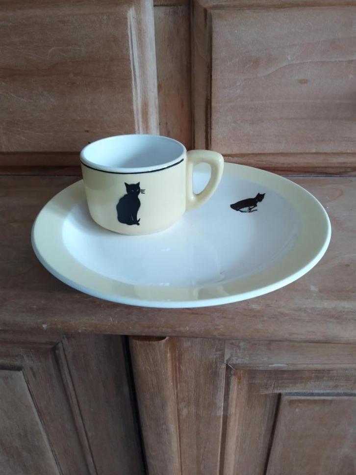 Chat Noir Boch bordje en Royal Sphinx Maastricht  kopje, Antiek en Kunst, Antiek | Keramiek en Aardewerk, Ophalen of Verzenden