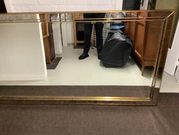 Antieke spiegel beschikbaar voor biedingen