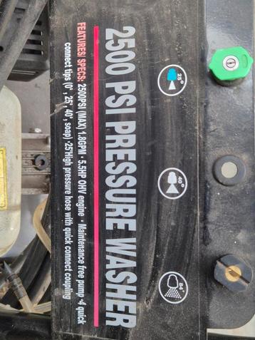 Hogedrukreiniger (2500 psi) op benzine motor beschikbaar voor biedingen