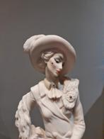 Sculpture en porcelaine Giuseppe Armani 1987 Dame au caniche, Antiquités & Art, Enlèvement ou Envoi