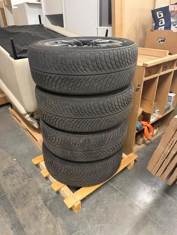 Complete wielen met winterbanden voor BMW (I)X3 beschikbaar voor biedingen