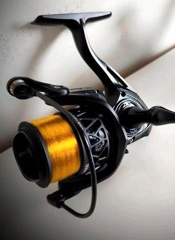 rollen "Black Swan”: 4000 - 285gr + nylon 30/100 beschikbaar voor biedingen