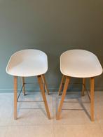 Hay About A Stool barkruk 75cm gelakt eiken onderstel White, 2 krukken, Ophalen, Gebruikt, 60 tot 90 cm