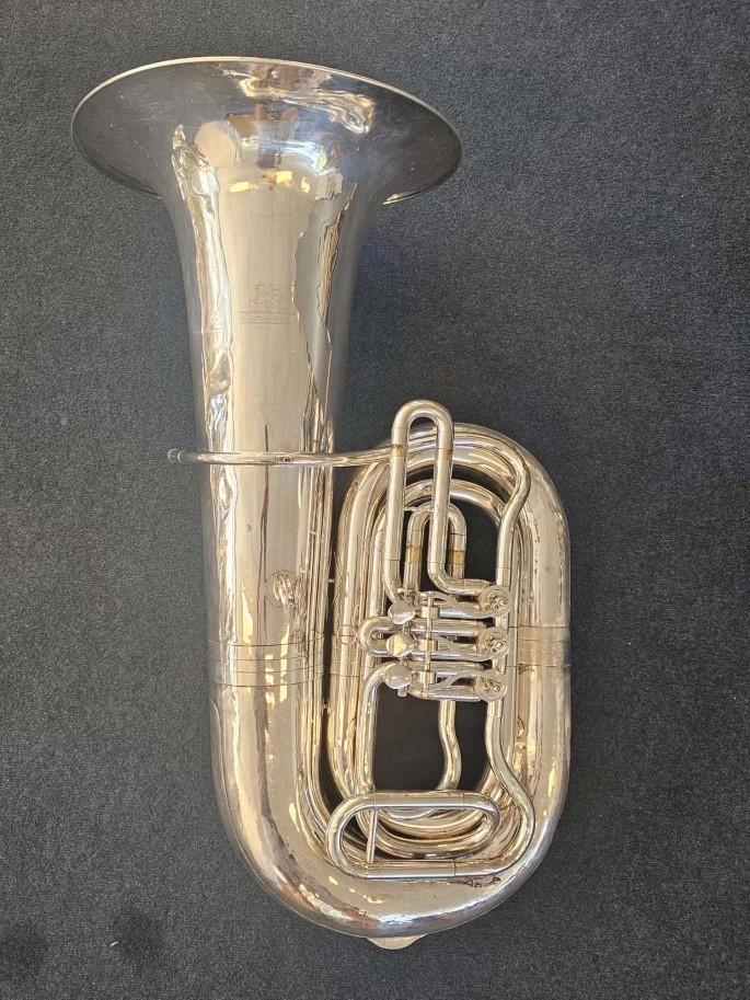 Lignatone / Cerveny ABB-691 5/4 BBb Kaiser Tuba, Muziek en Instrumenten, Blaasinstrumenten | Tuba's, Gebruikt, Tuba in si bemol