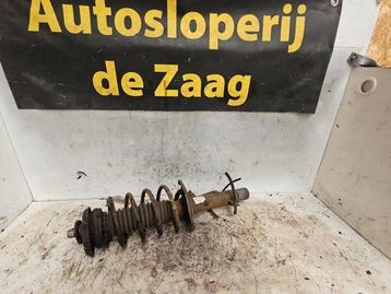 Schokdemperpoot rechts-voor van een Peugeot 208 beschikbaar voor biedingen