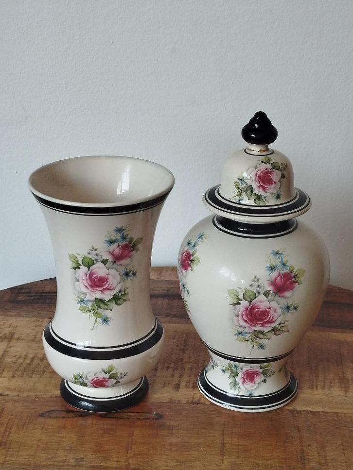 Set van 2 Gouda Keramiek Plateel vazen in bloemdecor -Modica, Antiek en Kunst, Antiek | Vazen, Ophalen of Verzenden