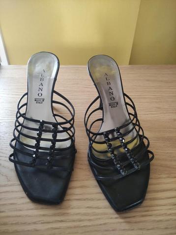 Zwarte Italiaanse hoge slippers maat 37 beschikbaar voor biedingen