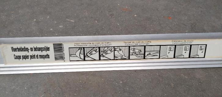 lat om behang en tapijt af te snijden, Huis en Inrichting, Stoffering | Behang, Ophalen