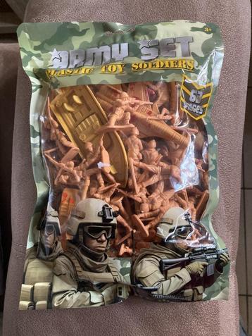 Plastic toy soldiers army set ( Nieuw ) Soldaten 63 delig beschikbaar voor biedingen