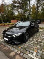 Mercedes-benz 180 A blacked AMG pack 2019, Auto's, Mercedes-Benz, 4 cilinders, Alcantara, Zwart, 5 deurs