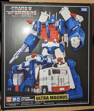 Transformers G1 Masterpiece MP-22 Ultra Magnus + addons
