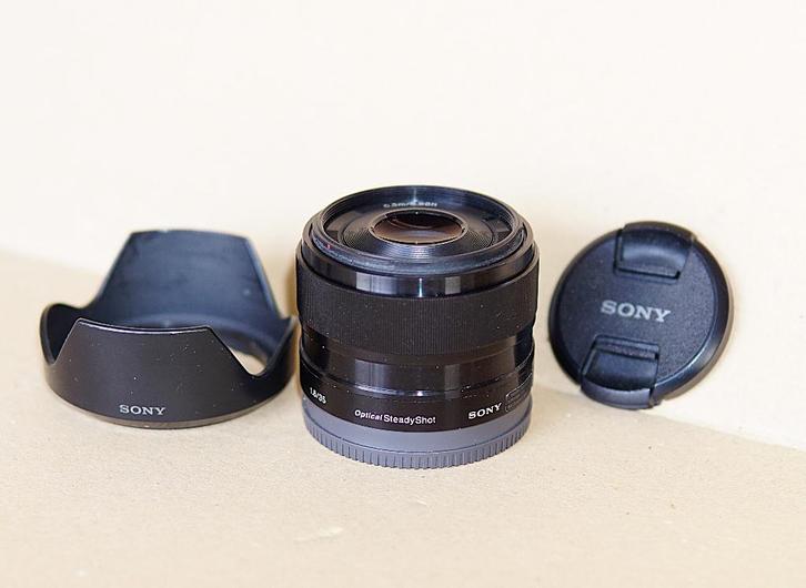 Sony E 35mm 1,8 SEL35F18 stabilisé A6000 NEX, TV, Hi-fi & Vidéo, Photo | Lentilles & Objectifs, Comme neuf, Lentille standard