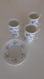LIMOGES  PORSELEIN, mokka tasjes met ondertas, Ophalen of Verzenden, Zo goed als nieuw, Overige stijlen, Kop(pen) en/of Schotel(s)