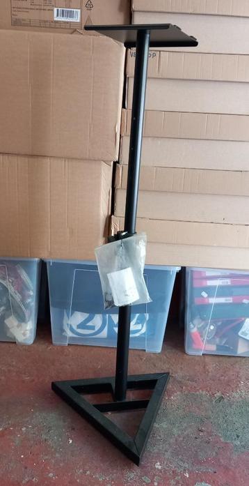 1 Studio monitor standaard / box luidspreker  statief beschikbaar voor biedingen