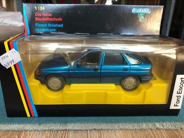 Schabak 1/24 Ford Escort mk5 Ghia beschikbaar voor biedingen