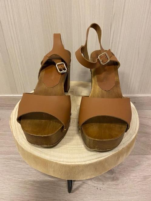 sandalen met blokhak - Esprit, Kleding | Dames, Schoenen, Zo goed als nieuw, Sandalen of Muiltjes, Bruin, Ophalen of Verzenden
