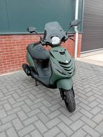 Trottinette Piaggio Zip 4T vert mat (version pour fumeurs), Vélos & Vélomoteurs, Cyclomoteurs | Vespa, Comme neuf, 50 cm³, Classe B (45 km/h)
