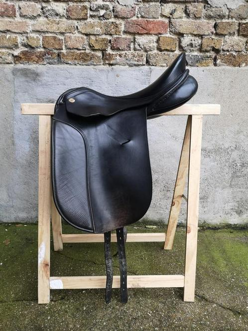 Dressuurzadel, Dieren en Toebehoren, Paarden en Pony's | Zadels, Zo goed als nieuw, Ophalen of Verzenden