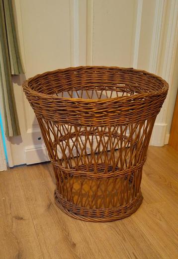 antieke vintage rieten mand TE GEBRUIKEN ALS WASMAND beschikbaar voor biedingen
