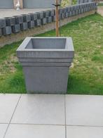 grote betonnen bloembak, Tuin en Terras, Ophalen, Vierkant, Zo goed als nieuw, 60 tot 100 cm