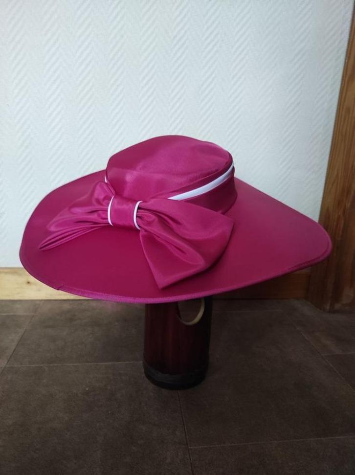 Capeline-hoed, Kleding | Dames, Hoeden en Petten, Nieuw, Hoed, Ophalen of Verzenden