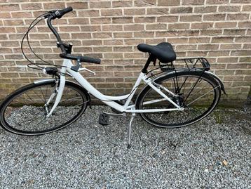 Fiets Dames topstaat amper gebruikt beschikbaar voor biedingen