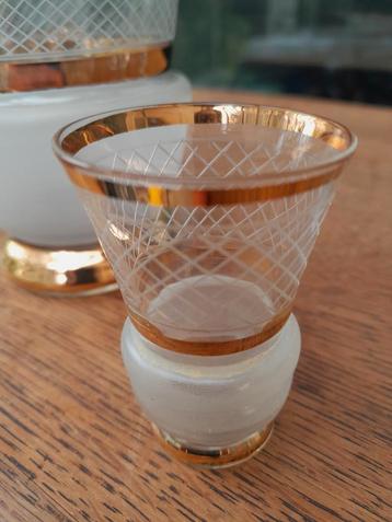 Antiek likeursetje  beschikbaar voor biedingen